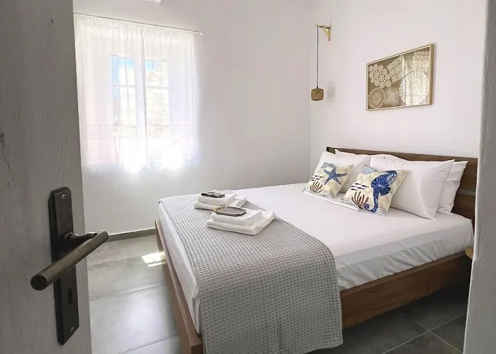 Horizon 0 * Adamantas (Milos)